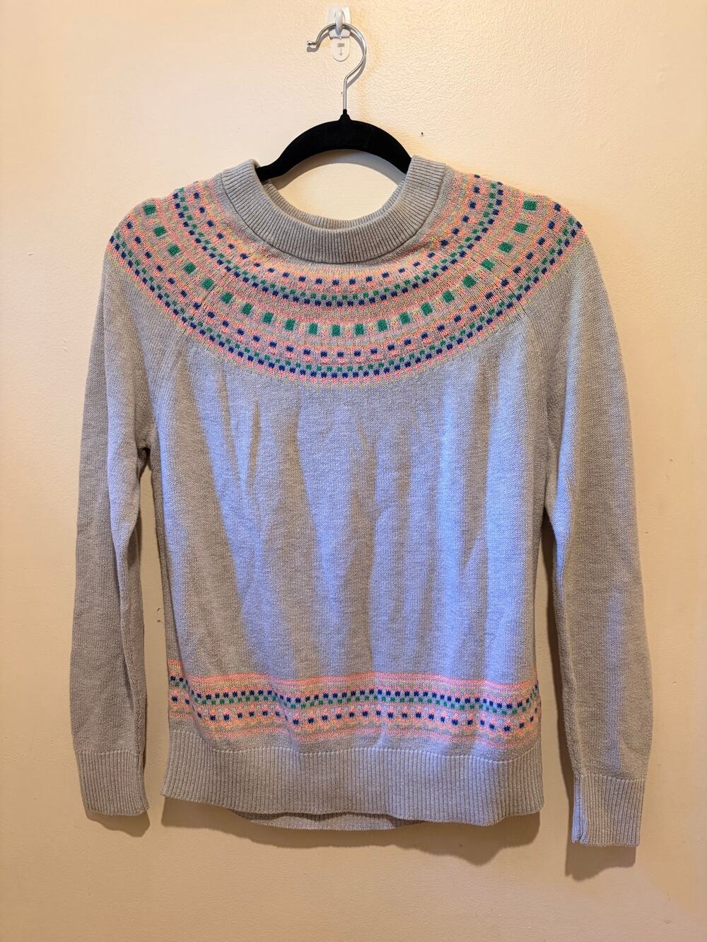 GAP gray and pink fair isle fall winter sweater size small